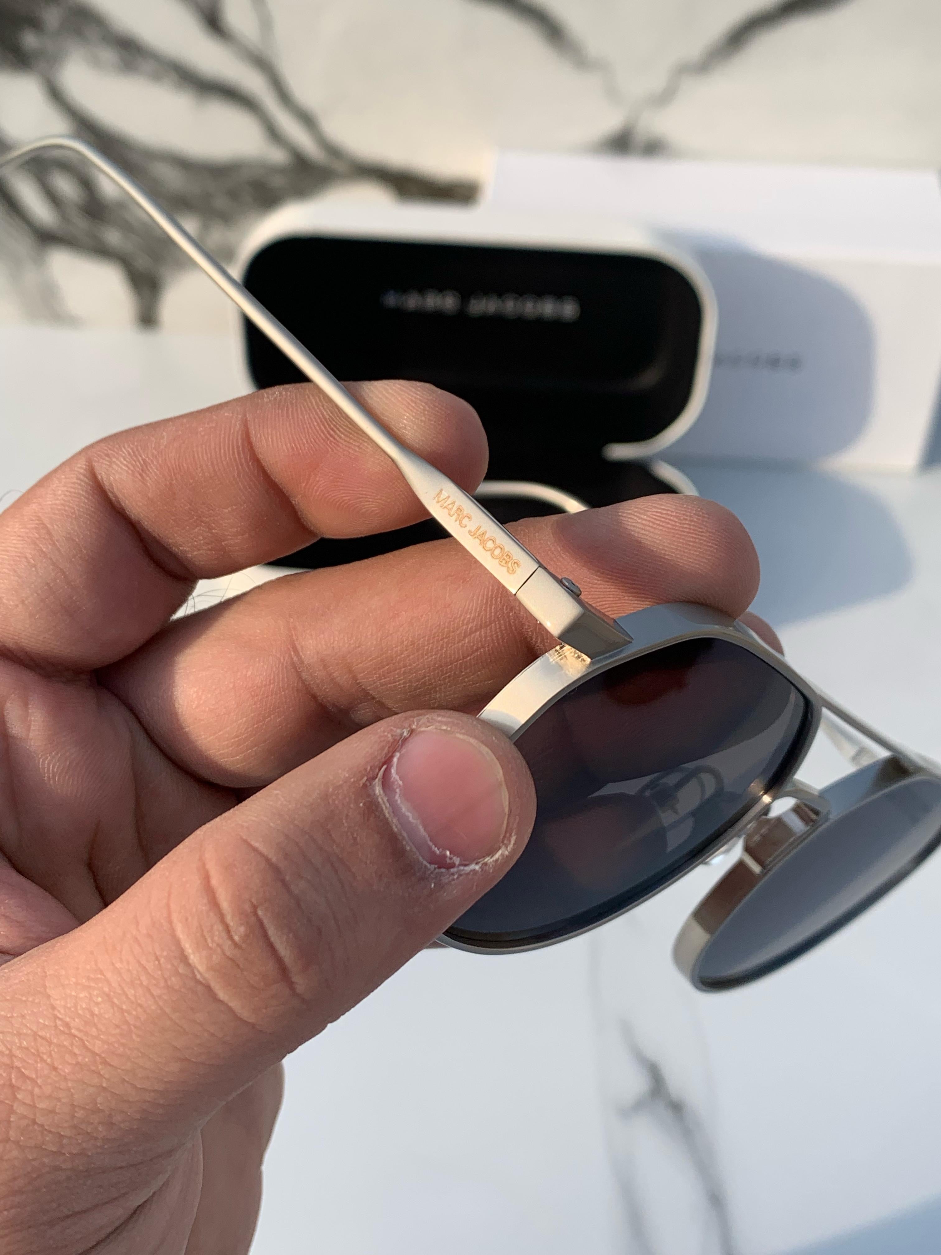 MA_RC_jac_obs metal silver black