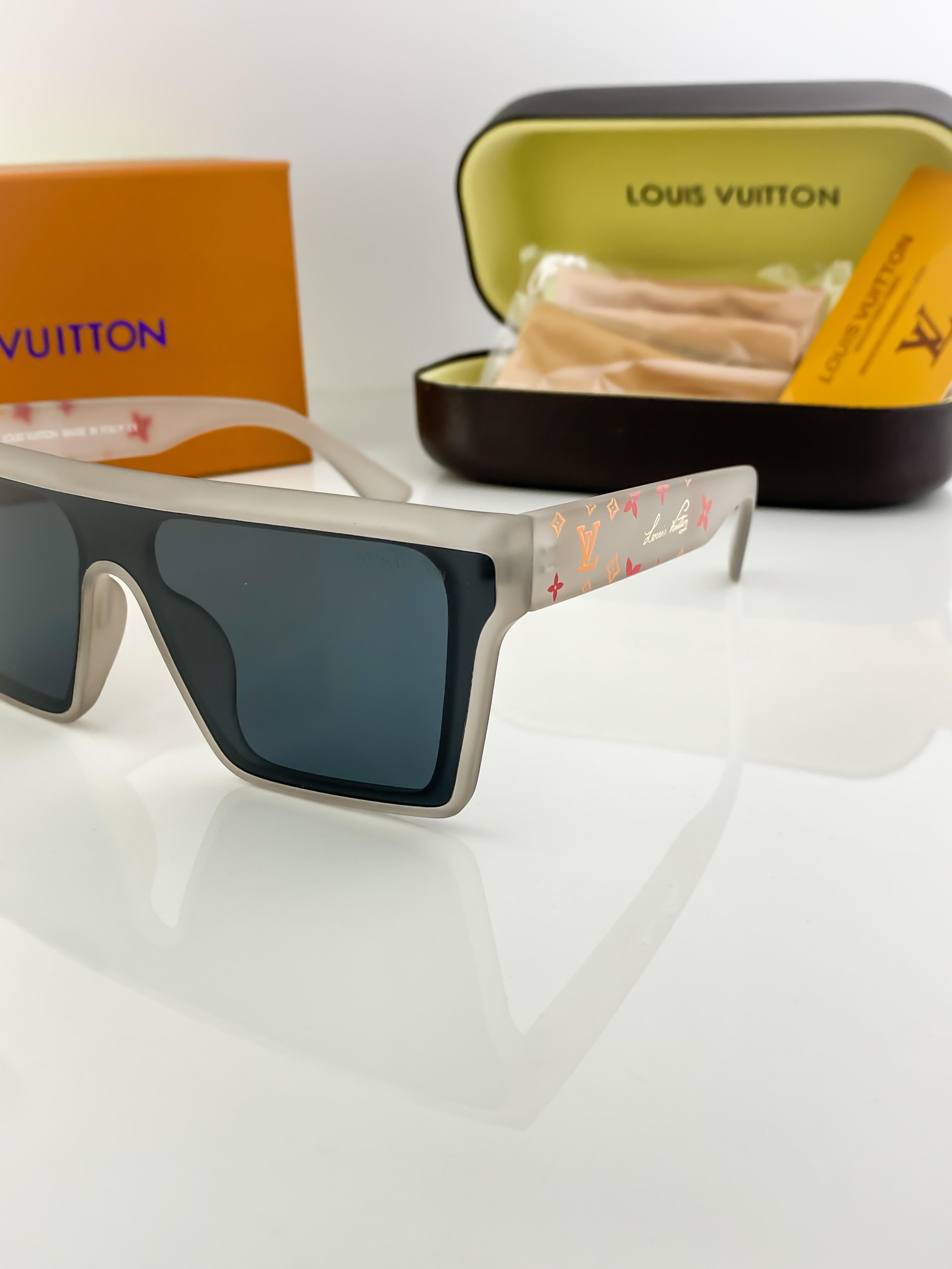 LO_UIS_ VUI_TTON_ 1166 B